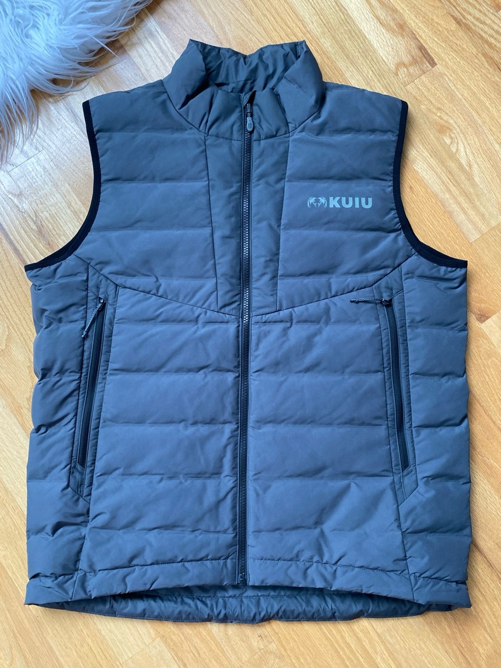KUIU NEW Elements Quilted Insulated Vest  Windproof  Work Camping Hunting Chore